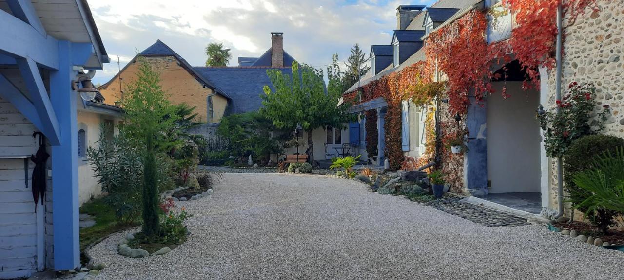 La Ferme Aux Fleurs Bed & Breakfast Ossun Ngoại thất bức ảnh